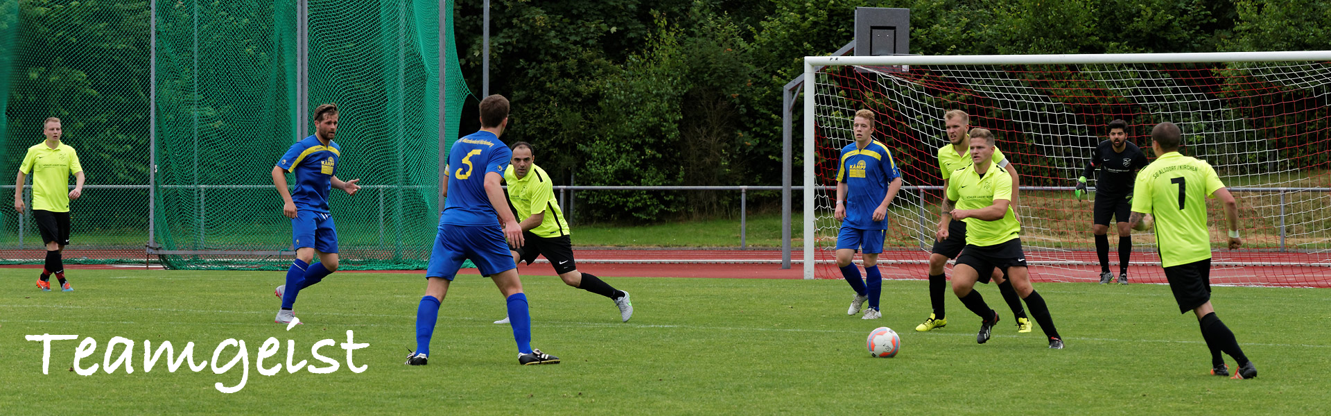 Header Fussball 2